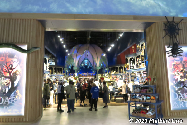 Enhance to Studio Shop, the world’s largest Harry Potter gift shop. 

