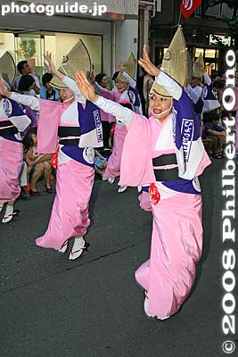 I much prefer the women dancers.
Keywords: tokyo nerima-ku kitamachi awa odori dance summer festival matsuri dancing dancers women parade kimono