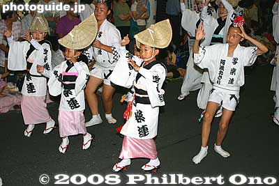 Kitamachi Awa Odori, Tokyo 写楽連
Keywords: tokyo nerima-ku kitamachi awa odori dance summer festival matsuri dancing dancers women parade kimono japanchild