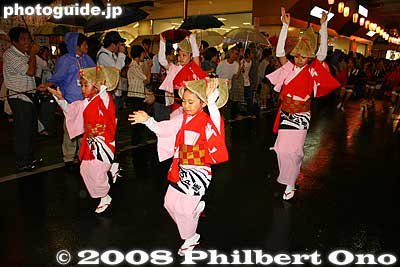 Chirudo-ren チルド連
Keywords: tokyo nerima-ku nakamurabashi awa odori dance matsuri festival dancers women kimono