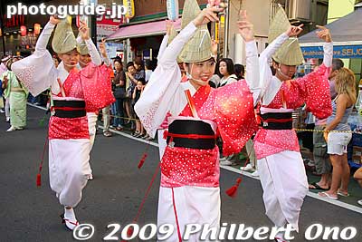 Shinobu-ren 忍連
Keywords: tokyo nerima-ku nakamurabashi awa odori dance matsuri festival dancers women 
