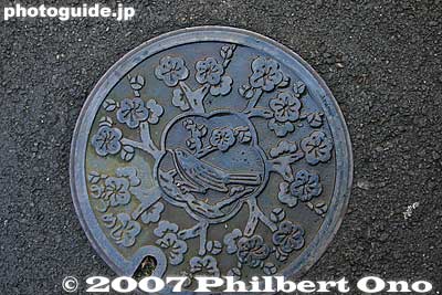 Manhole with plum blossoms in Ome, Tokyo.
Keywords: tokyo ome mitake manhole