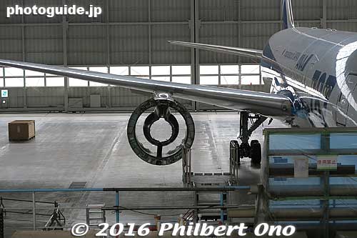 Engine removed from the plane.
Keywords: tokyo ota-ku haneda airport ANA maintenance facility planes boeing jets
