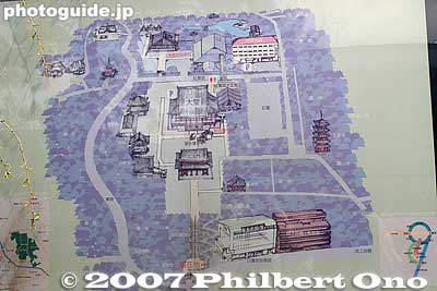 Map of temple grounds. There are both traditional and modern buildings.
Keywords: tokyo ota-ku ikegami honmonji temple buddhist nichiren