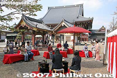 Tea ceremony
Keywords: tokyo ota-ku ikegami honmonji temple buddhist nichiren tea ceremony