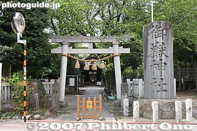 Ontake Jinja 御嶽神社
Keywords: tokyo ota-ku ward ontakesan ontake jinja shrine torii