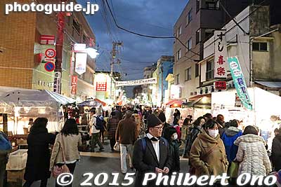 Also crowded at night.
Keywords: tokyo setagaya-ku boroichi rag fair flea market