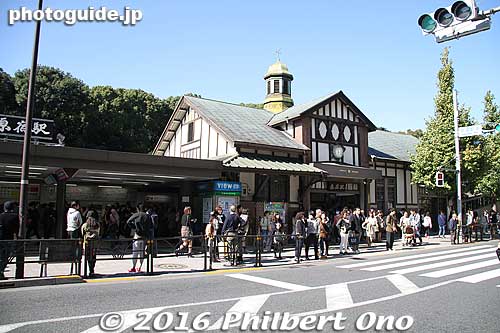 JR Harajuku Station on the Yamanote Line is the closest station to Meiji Jingu Shrine.
Keywords: tokyo shibuya-ku