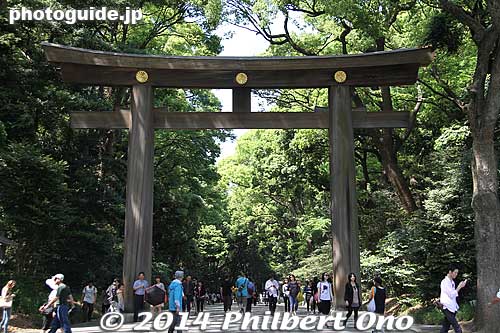 Meiji Shrine torii
Keywords: tokyo shibuya-ku meiji shrine shinto
