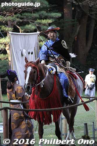 Besides the costumes, the saddles and stirrups are very different from western ones.
Keywords: tokyo shibuya-ku meiji shrine shinto yabusame horseback archery