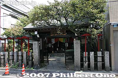 Isshinji Temple, associated with the god of longevity, Jurojin.
Keywords: tokyo shinagawa-ku tokaido road shinagawa-juku post town stage town shukuba