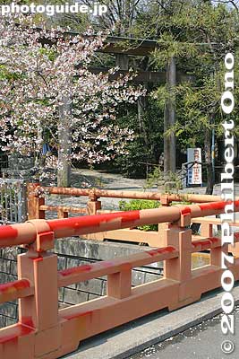 Ebara Shrine torii and bridge.
Keywords: tokyo shinagawa-ku tokaido road shinagawa-juku post town stage town shukuba