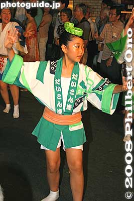 Would you believe a Daikon-ren? Yes, eating it is good for your body. だいこん連
Keywords: tokyo shinjuku-ku kagurazaka awa odori dance summer festival matsuri women dancers kimono