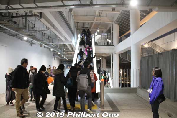 Escalator to the upper floors.
Keywords: tokyo shinjuku olympic national stadium