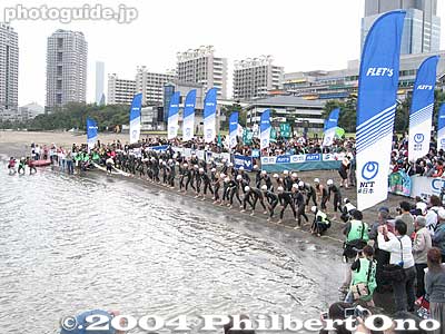 Starting line
Keywords: tokyo minato-ku odaiba triathlon swimming cycling marathon