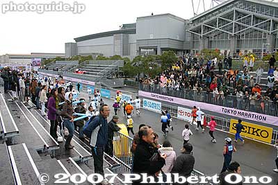 Finish line grandstands
Keywords: tokyo marathon race runners big sight koto-ku