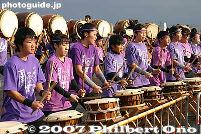 Keywords: tokyo marathon race runners big sight koto-ku taiko drummers