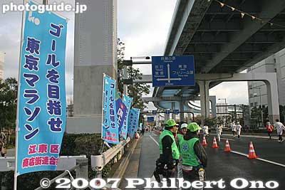 By 3:30 pm, the stream of runners became walkers.
Keywords: tokyo marathon race runners big sight koto-ku taiko drummers