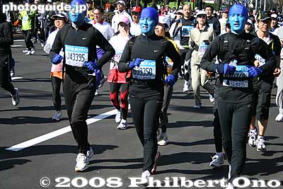 The Blue (or Blues?) Brothers
Keywords: tokyo marathon runners race costume players cosplayers