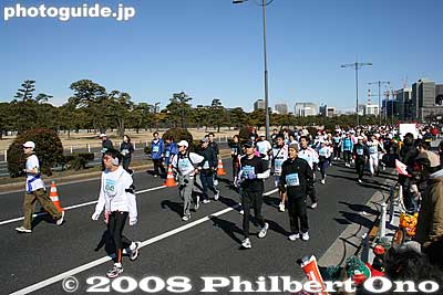 Imperial Palace
Keywords: tokyo marathon runners race imperial palace