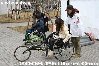 Try riding on a racing wheelchair.
Keywords: tokyo marathon runners race big sight ariake koto-ku ward bicycles