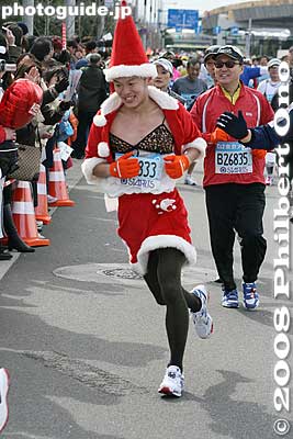Can't figure out this one.
Keywords: tokyo marathon runners race costume players cosplayers
