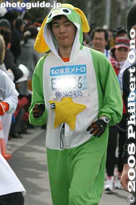 What is it?
Keywords: tokyo marathon runners race costume players cosplayers