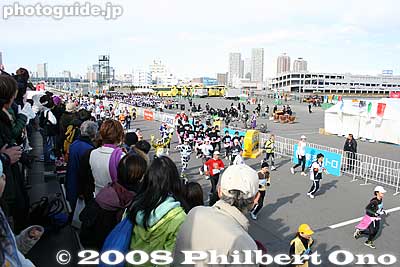 View from finish line bleachers.
Keywords: tokyo marathon runners race ariake big sight kotosports