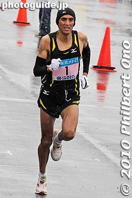 In 7th place at Tokyo Marathon 2010 is Rachid Kisri (#1) of Morocco. His paycheck will be 400,000 yen.
Keywords: tokyo marathon 2010 