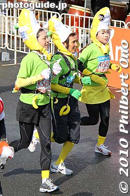 Bananas
Keywords: tokyo marathon 2010 costume players cosplayers 
