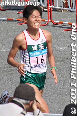 Thw 2011 Tokyo Marathon's 3rd place winner is KAWAUCHI Yuki from Saitama. He's also the top Japanese winner.
Keywords: tokyo koto-ku marathon runners big sight finish line 