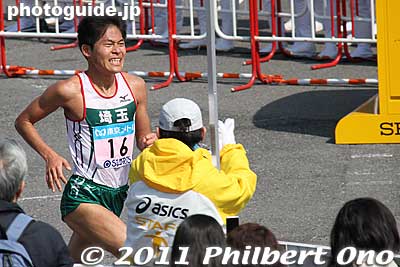 KAWAUCHI Yuki collapsed after crossing the finish line. But he went back to work at his school the next day.
Keywords: tokyo koto-ku marathon runners big sight finish line 
