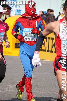 Spider-man.
Keywords: tokyo koto-ku marathon runners big sight finish line 