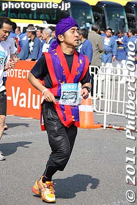Okinawan taiko drummer
Keywords: tokyo koto-ku marathon runners big sight finish line 