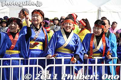 Tokyo Yosakoi dancers. 東京よさこい
Keywords: tokyo koto-ku marathon runners big sight finish line 