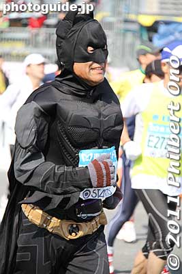 Batman
Keywords: tokyo koto-ku marathon runners big sight finish line 