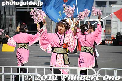 Dancers
Keywords: tokyo koto-ku marathon runners big sight finish line 