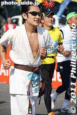 Karate
Keywords: tokyo koto-ku marathon runners big sight finish line 