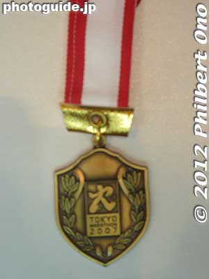 Medal for marathon finishers.
Keywords: tokyo koto ward big sight marathon expo 2012