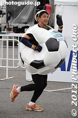 Soccer ball
Keywords: tokyo marathon runners 2012 cosplayers costume