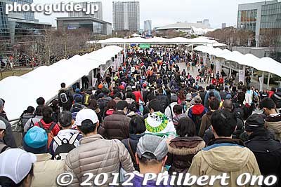Leaving Tokyo Big Sight.
Keywords: tokyo marathon runners 2012 cosplayers costume