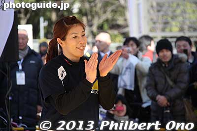 Three-time wrestling gold medalist Saori Yoshida at Tokyo Marathon event on Feb. 24, 2013.
Keywords: tokyo koto ward big sight marathon 2013 saori yoshida japansports