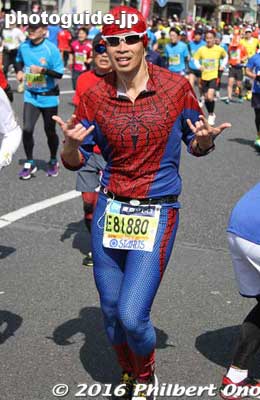 Spiderman unmasked.
Keywords: tokyo marathon 2016 cosplayer runners costumes