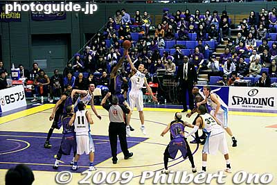 Jump ball
Keywords: tokyo setagaya komazawa gymnasium shiga lakestars apache bj league basketball game sports 