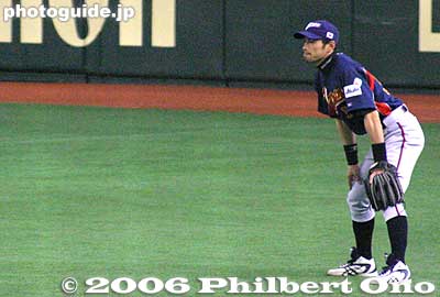 Ichiro in right field.
Keywords: tokyo dome world baseball classic