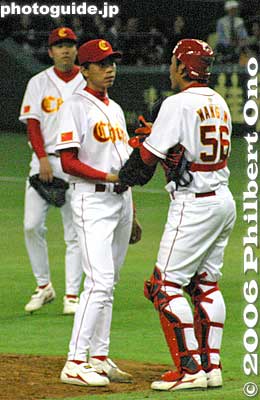 China's pitcher and catcher in a conference.
Keywords: tokyo dome world baseball classic