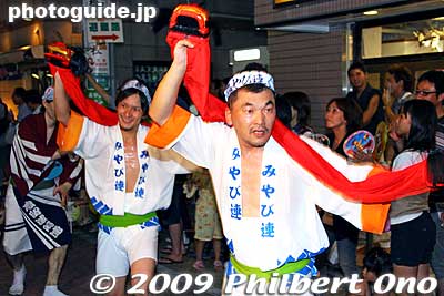 Shishimai lion dance
Keywords: tokyo suginami-ku koenji awa odori dancers matsuri festival women 
