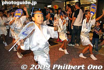 Kikusui-ren (Koenji) 菊水連
Keywords: tokyo suginami-ku koenji awa odori dancers matsuri festival women 