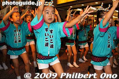 Suiko-ren (Koenji) 吹鼓連
Keywords: tokyo suginami-ku koenji awa odori dancers matsuri festival women 