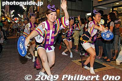 Asuka-ren (Koenji) 飛鳥連
Keywords: tokyo suginami-ku koenji awa odori dancers matsuri festival women 